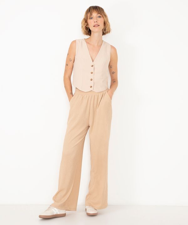 calça wide leg com bolsos texturizada bege GG