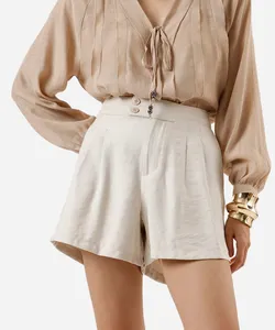 short de alfaiataria feminino com viscose e pregas bege 40