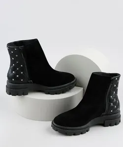 Bota Feminina Vizzano Cano Curto Salto Tratorado Bico Redondo com Tachas Preta 36