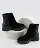 Bota Feminina Vizzano Cano Curto Salto Tratorado Bico Redondo com Tachas Preta 35