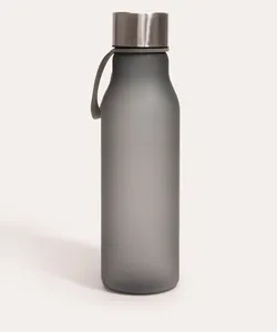 garrafa de plástico fosco preto Único