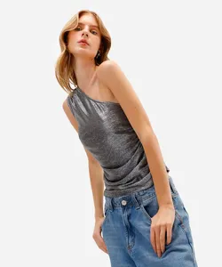 blusa ombro único feminina texturizada metalizada prateada GG