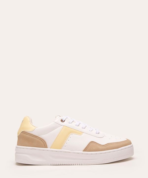 tênis casual cano baixo com recortes amarelo 34