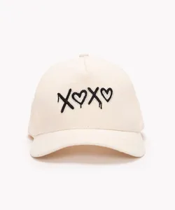 boné infantil de algodão aba curva xoxo off white Único