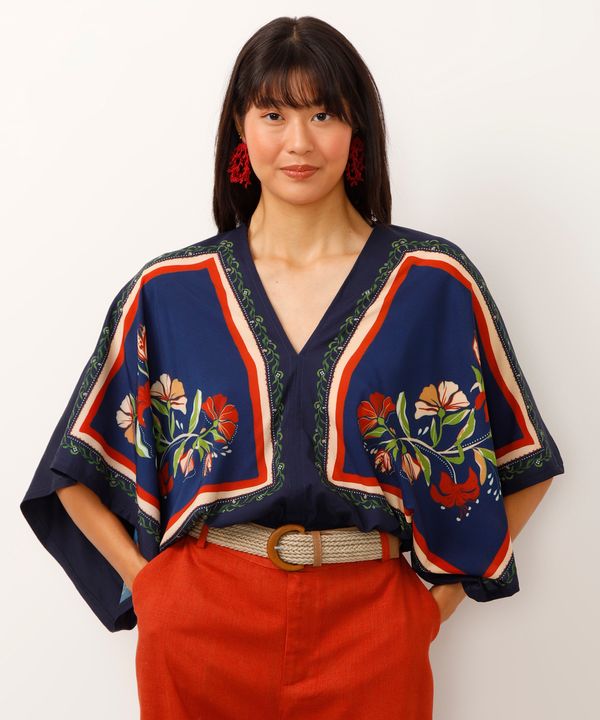 blusa bata decote v floral azul M