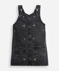 salopete infantil jeans floral - black jeans 3