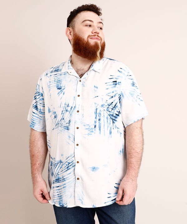Camisa de Viscose Plus Size Estampada Folhagens Manga Curta Off White GG3