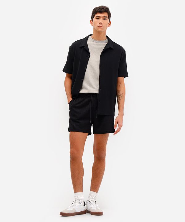 short reto masculino texturizado preto M