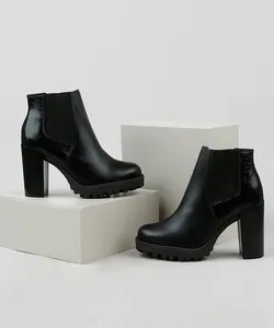 Bota Feminina Moleca Cano Curto Salto Grosso Alto Croco Tratorada Preta 35