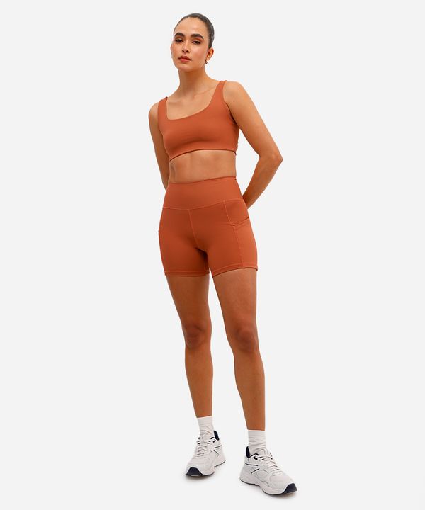 bermuda feminina esportiva com bolsos marrom M