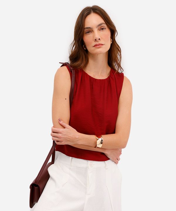 regata feminina com viscose decote franzido vinho P