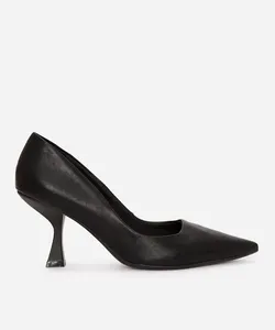 scarpin bico fino salto médio oneself preto 37