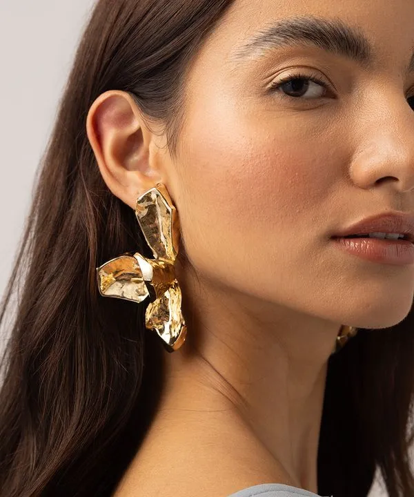 brinco floral orgânico mindset dourado UNICO