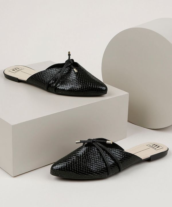 Mule Feminino Moleca Bico Fino Texturizado Escama Preto 39