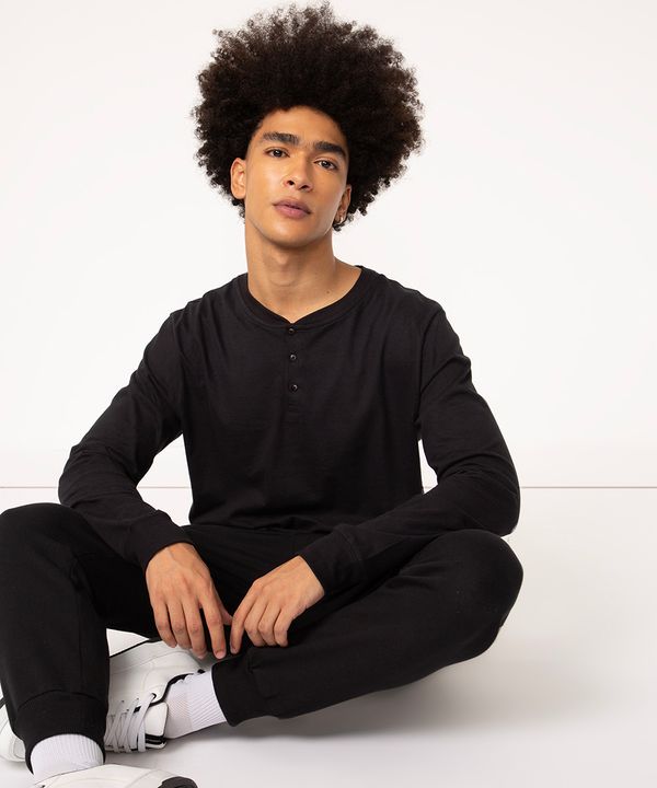 camiseta comfort manga longa preto P