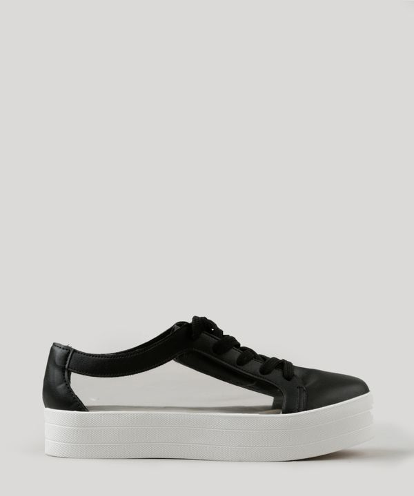 Tênis Feminino Moleca Flatform com Recorte em Vinil Preto 36