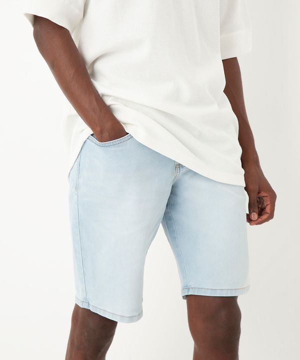 bermuda jeans reta azul claro 40