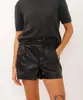 short clochard de poliuretano com bolsos preto 38