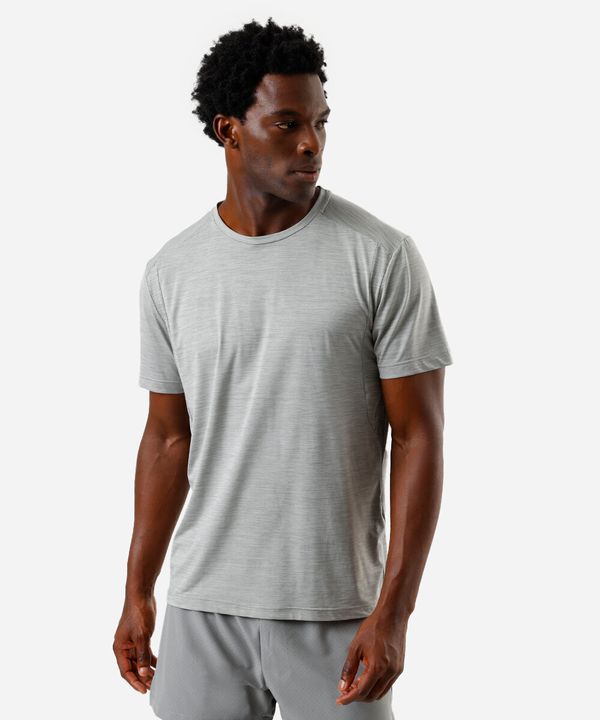 camiseta masculina recortes cinza GG