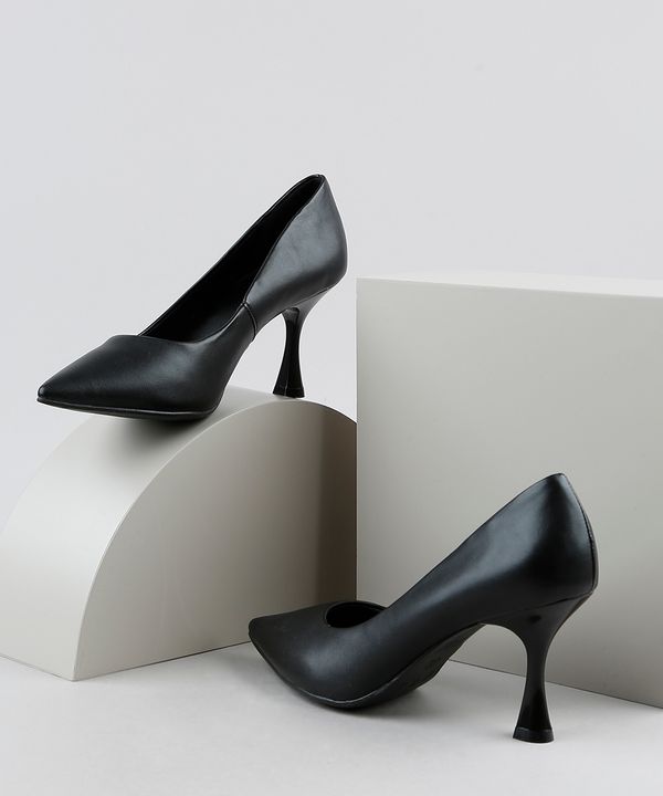Scarpin Feminino Oneself Bico Fino Salto Taça Médio Preto 35