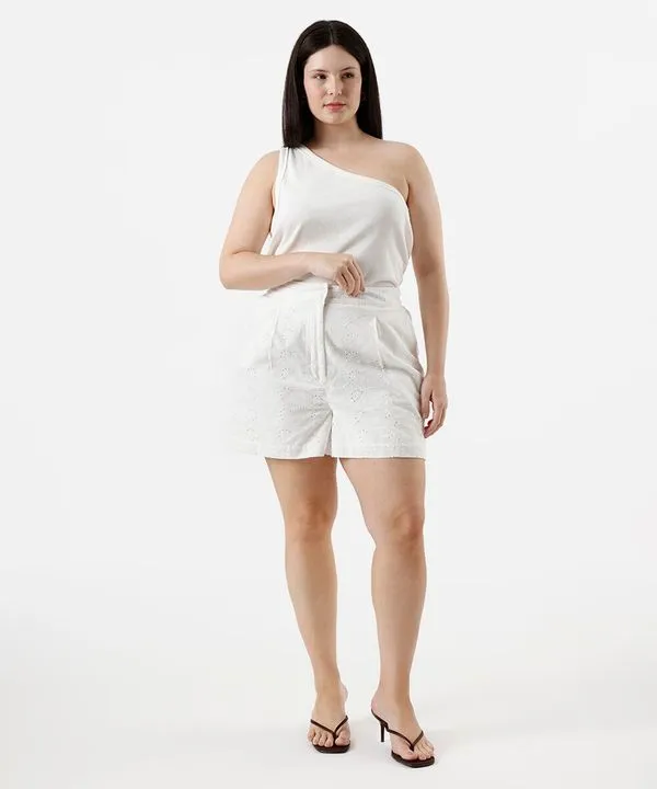 short feminino de laise com pregas e cós elástico plus size off white 52