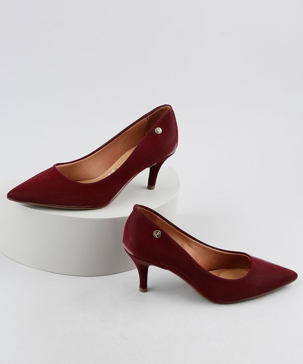 Scarpin Feminino Vizzano Bico Fino Salto Médio em Verniz Vinho 37