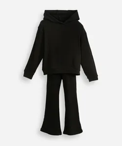 conjunto infantil longo de viscose canelado com capuz preto 10