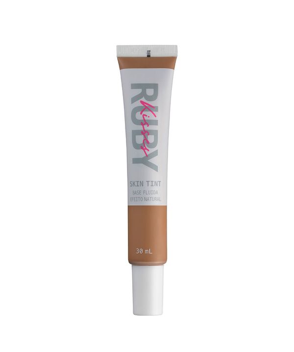 base fluida efeito natural skin tint cor 335 ruby kisses UNICO