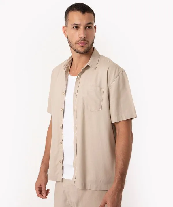 camisa com linho manga curta e bolso bege G
