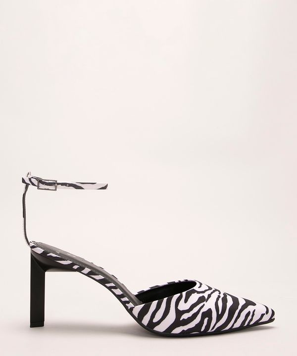 scarpin bico fino salto médio estampado zebra mindset preto 34