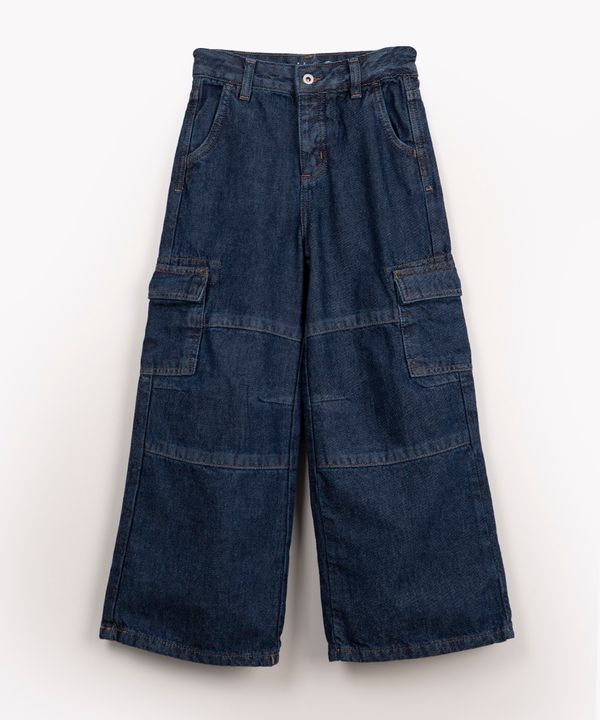 calça jeans ciclos reta cargo com recortes azul escuro 12