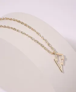 Colar Feminino Corrente com Pingente de Raio Dourado Único