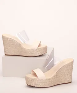 Tamanco Feminino Oneself Plataforma com Tira em Vinil Bege 38