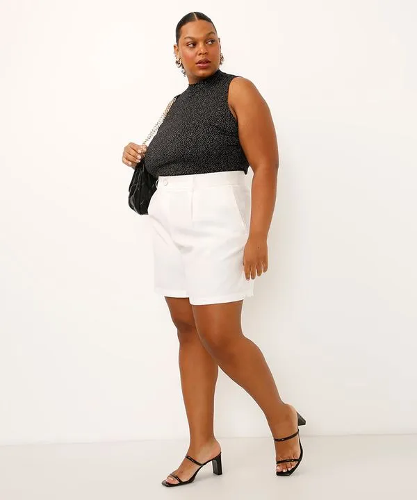 short de alfaiataria com pregas plus size off white 52