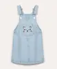 salopete jeans infantil com bolso bordado azul claro 2