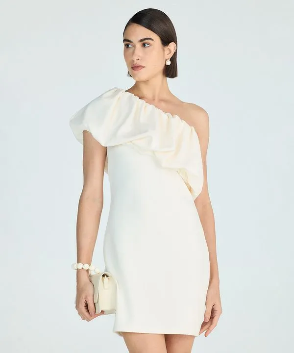 vestido curto feminino ombro único com babado bege G