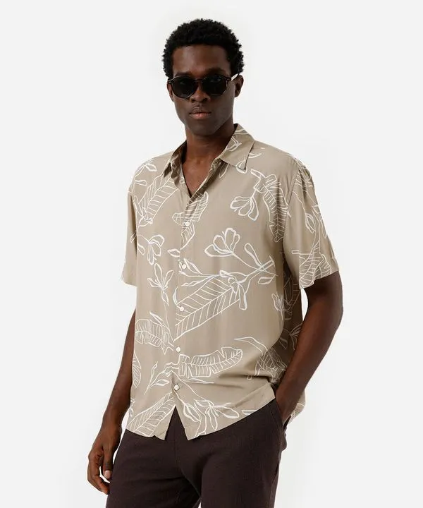 camisa masculina de viscose folhagens bege GG