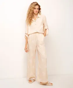 calça de viscose bordada folhagens bege 40