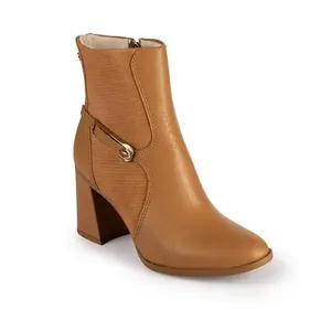 Bota Tanara de Cano Curto em Couro Caramelo 37