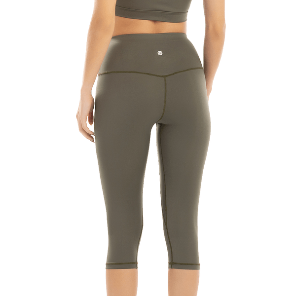 Calça Capri Fitness Com Bolso Invicivel Verde Militar