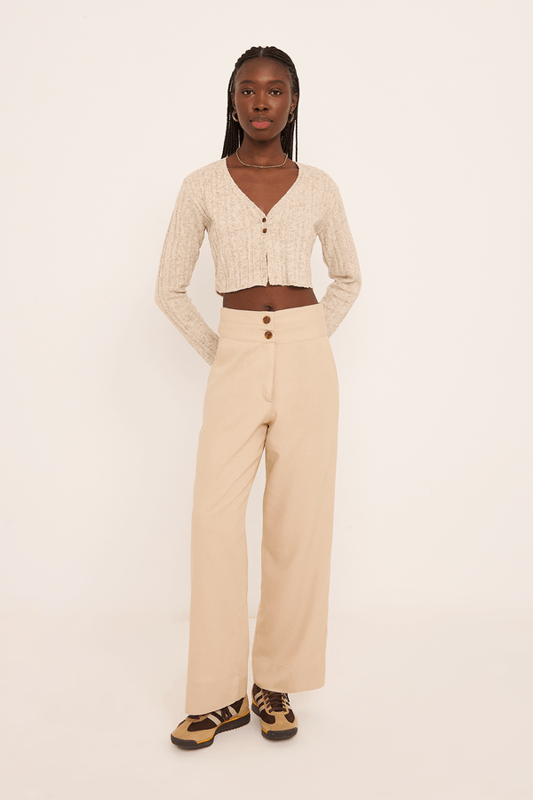 calça liza bolso faca barra larga LATTE GG