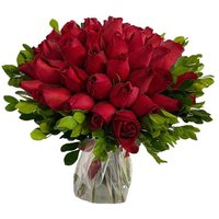 Buquê Luxo com 50 Rosas Vermelhas