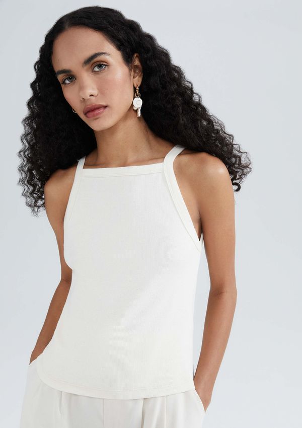 Regata Feminina Decote Reto Em Ribana - Creme M