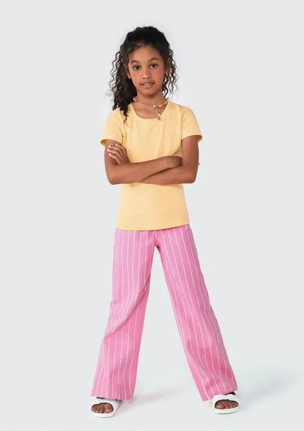Blusa Básica Infantil Menina Manga Curta Slim Com Bordado Coração - Amarelo 008