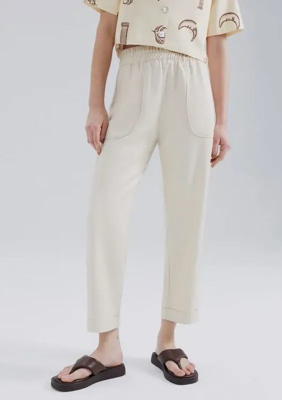Calça Feminina Carrot Cintura Alta Em Viscose Creponada - Creme P