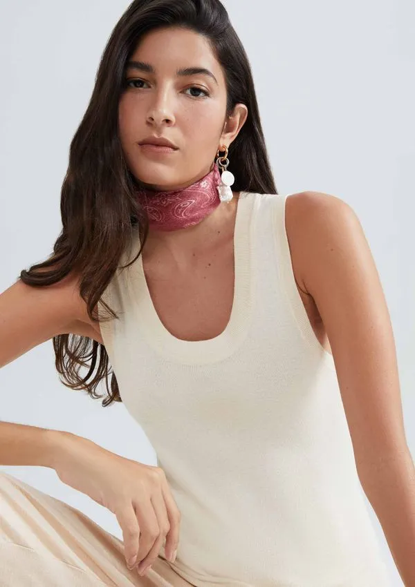 Regata Feminina Slim Decote U Em Tricô De Viscose - Creme M