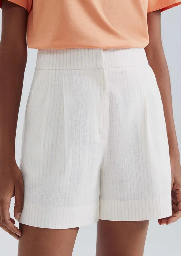 Shorts Feminino Em Alfaiataria - Off white 040