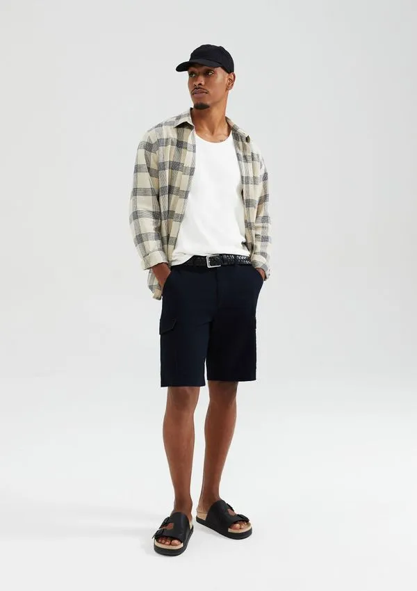 Bermuda Masculina Cargo Em Sarja Peletizada - Preto 044