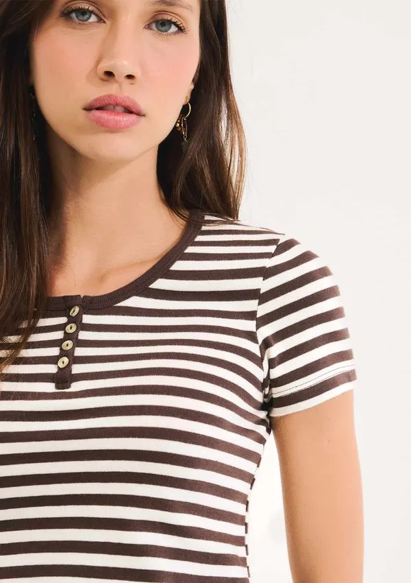 Blusa Feminina Listrada Em Malha Binada Com Botões - Marrom XG