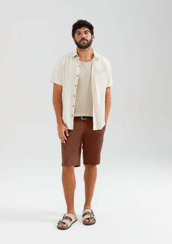 Bermuda Básica Masculina Chino Reta Em Sarja - Marrom 040